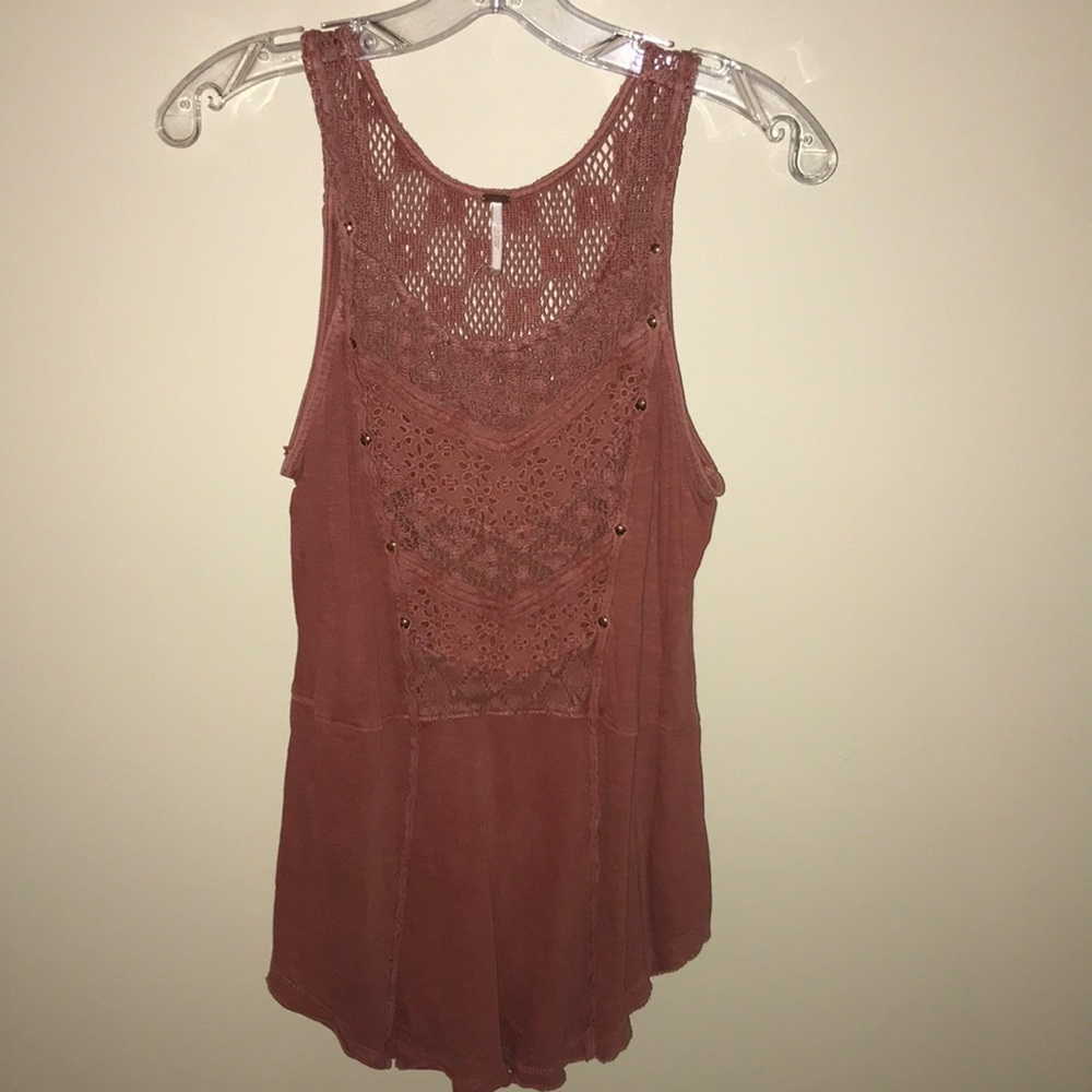 Red knitted tank